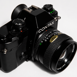 Oscar - Contax 159MM + Carl Zeiss Distagon T* 35mm f/2.8