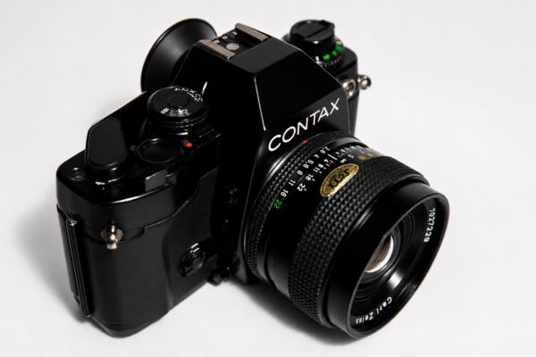 Oscar – Contax 159MM + Carl Zeiss Distagon T 35mm f2.8 - 1 Oscar - Contax 159MM + Carl Zeiss Distagon T* 35mm f/2.8